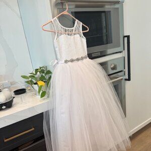 Girls White Formal Dress with Detachable Belt-Size 8